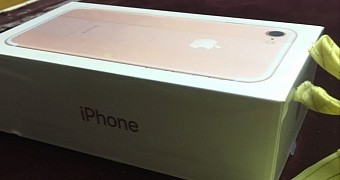 Purported iphone 7 box leaks with a few unexpected changes