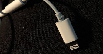 Iphone 7 headphone jack adapters start tearing after only one month