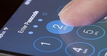 Court orders arrested man to reveal iphone passcode
