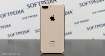 Iphone 8 sells just like an s