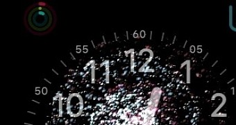 Apple watch wishes wearers happy new year shows fireworks on the clock face