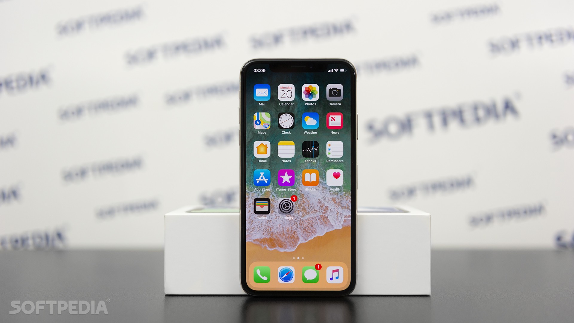 Apple to delay full iphone switch to oled until 2020 521574 2