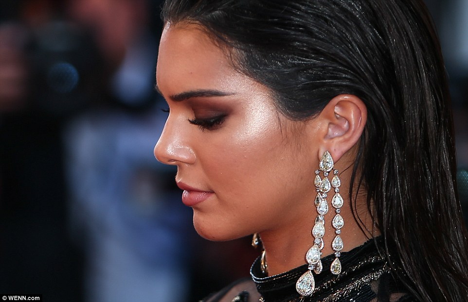 Kendall jenner earrings