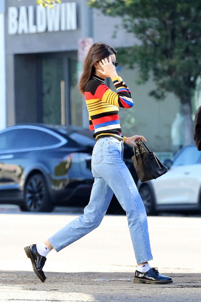Kendall jenner wearing jeans