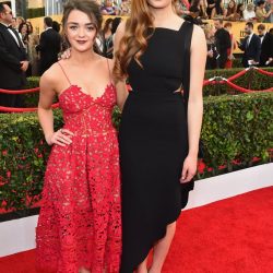 Sophie turner with maisie williams height
