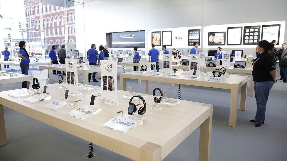 Iphone loyalty collapses as apple fanboys move to android 526751 2