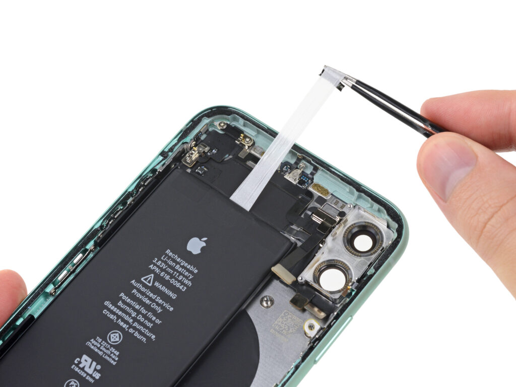 How iphones could end up using batteries that you can replace at home 529332 2 scaled