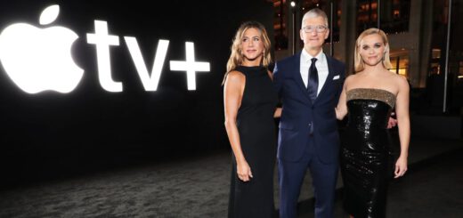 Apple the morning show premiere jennifer aniston tim cook reese whiterspoon 102819