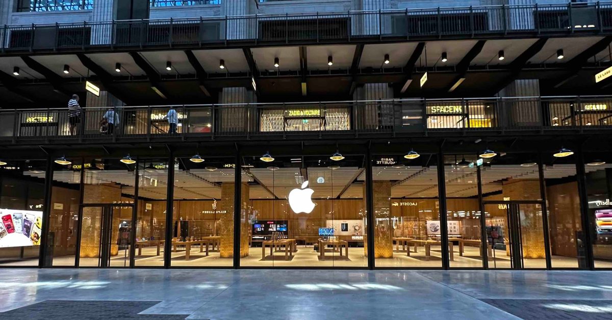 Look inside apple battersea store.jpeg