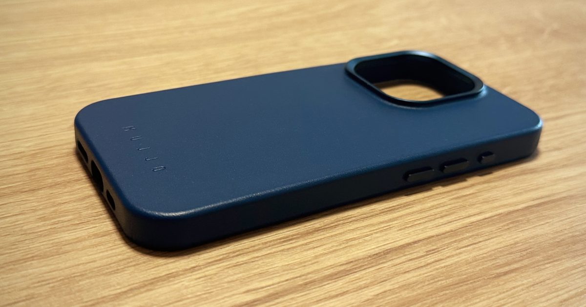 Iphone 15 leather case mujjo.jpg